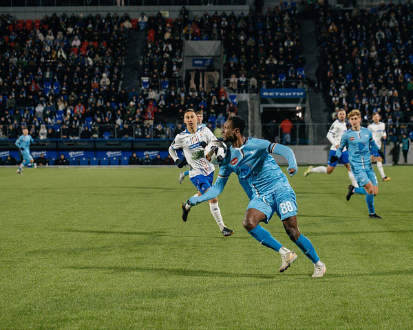 Уступаем лидеру перед зимней паузой