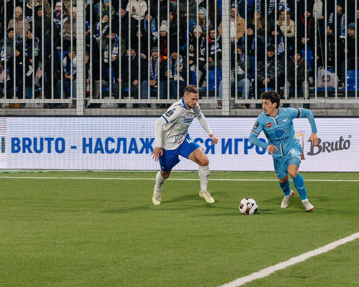 Уступаем лидеру перед зимней паузой