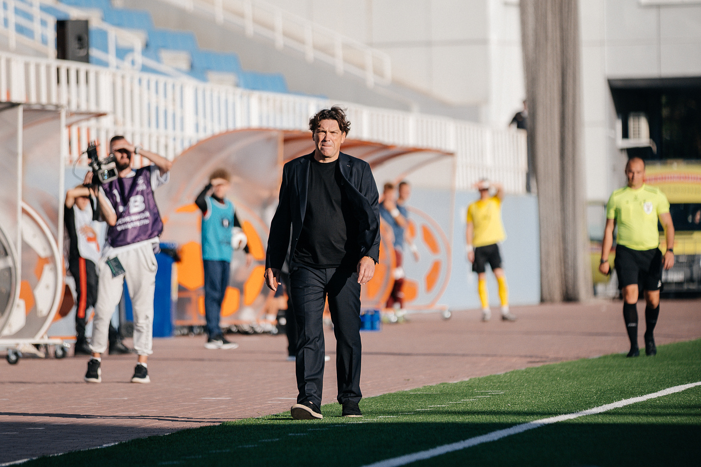 Как экс-тренер «Спартака» поднимает футбол в хоккейном городе